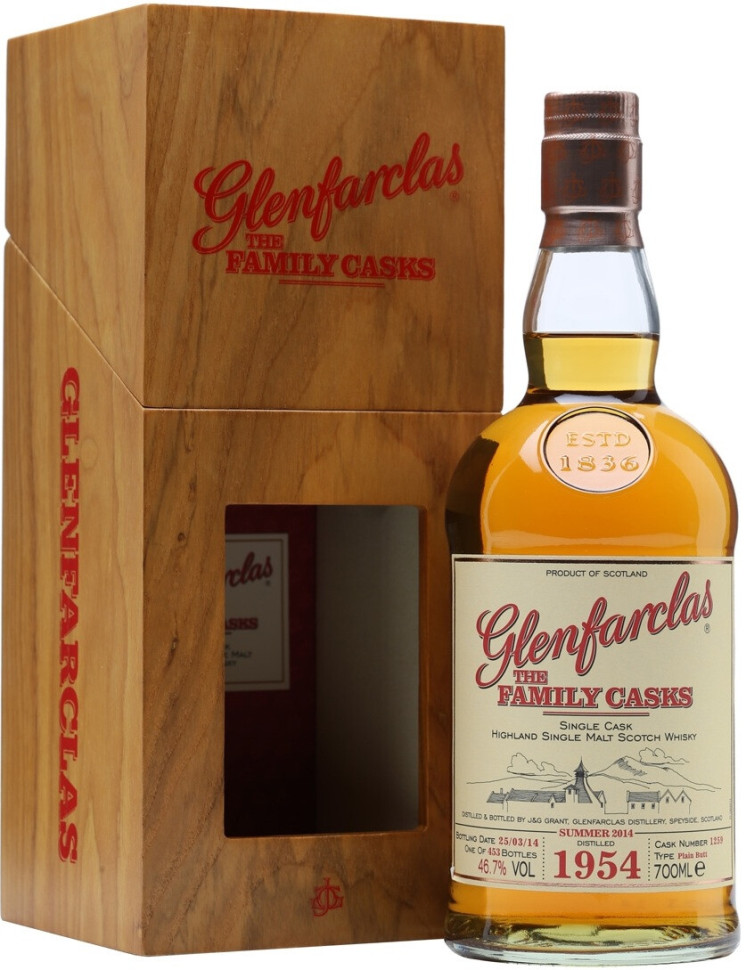 Виски Glenfarclas 1954 Family Casks 46 7% wooden box 700 мл