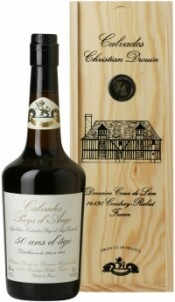 Кальвадос Coeur de Lion Calvados Pays d Auge 50 Years wooden box 700 мл