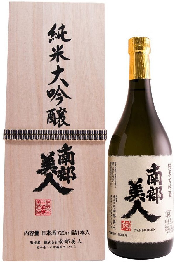 Саке Nanbu Bijin Junmai Daiginjo wooden box 720 мл