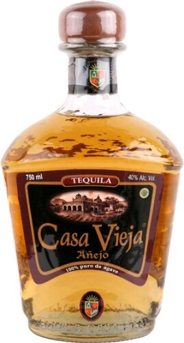 Текила Casa Vieja Anejo in box with 2 glasses 0.75 л