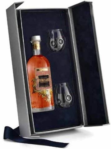 Граппа Castagner Fuoriclasse Barrique gift box with 2 glasses 700 мл