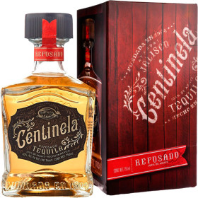 Текила Centinela Reposado gift box 0.75 л