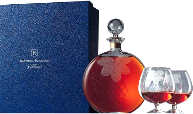 Коньяк Raymond Ragnaud Extra Vieux in crystal decanter with glasses 450 мл