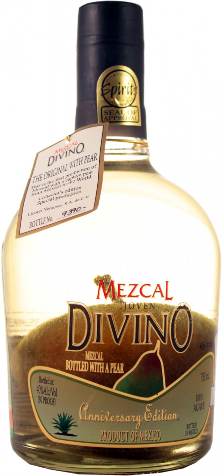 Мескаль Divino Mezcal Joven with a Pear 0.75 л